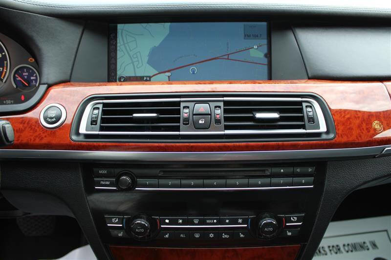 Used 2012 BMW ALPINA B7 xDrive LWB image 21