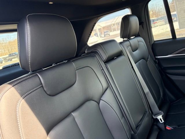 New 2026 Jeep Grand Cherokee Limited w/ Luxury Tech Group II image 33