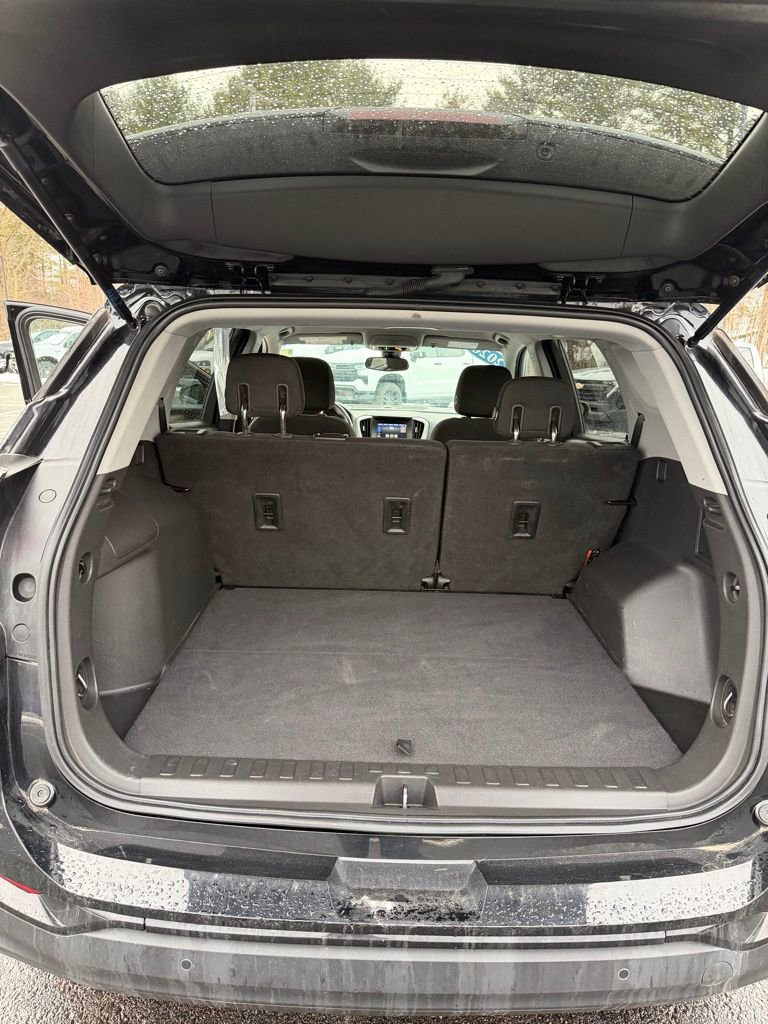 Used 2020 GMC Terrain SLE w/ Driver Convenience Package image 11