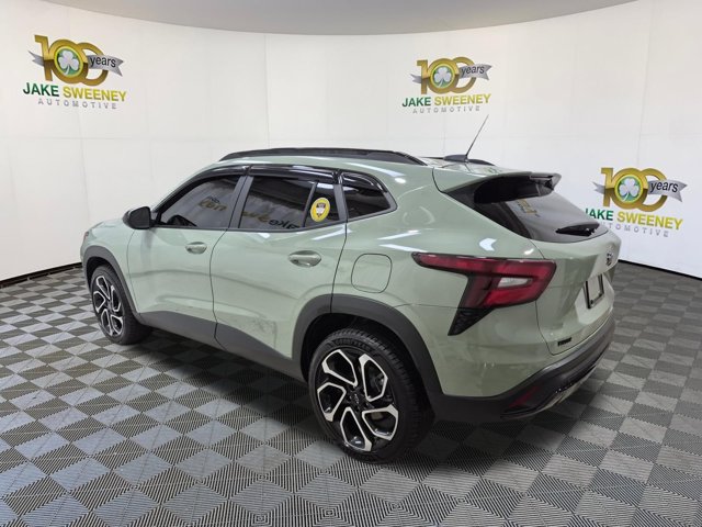 Used 2024 Chevrolet Trax RS w/ Sunroof Package FWD image 7