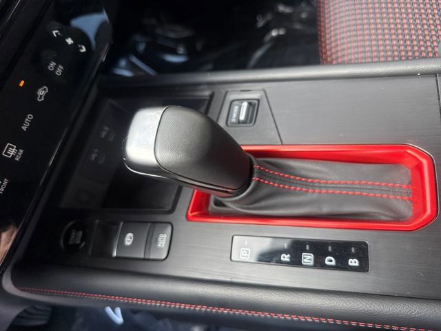 Used 2025 Nissan Kicks SR image 18