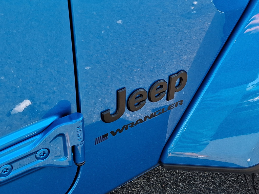 Used 2025 Jeep Wrangler Sahara image 16