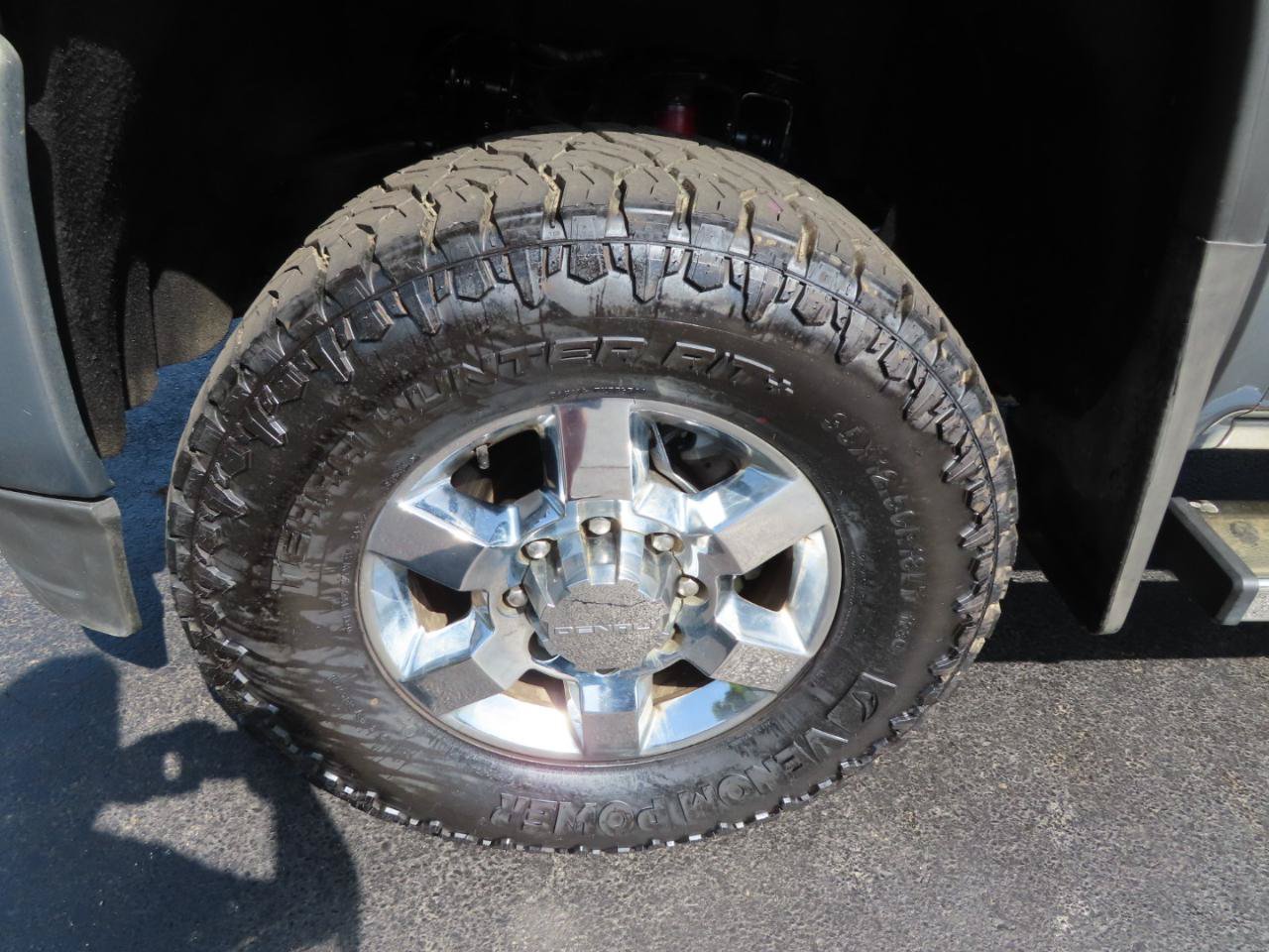 Used 2018 GMC Sierra 3500 Denali w/ Duramax Plus Package AWD/4WD image 11