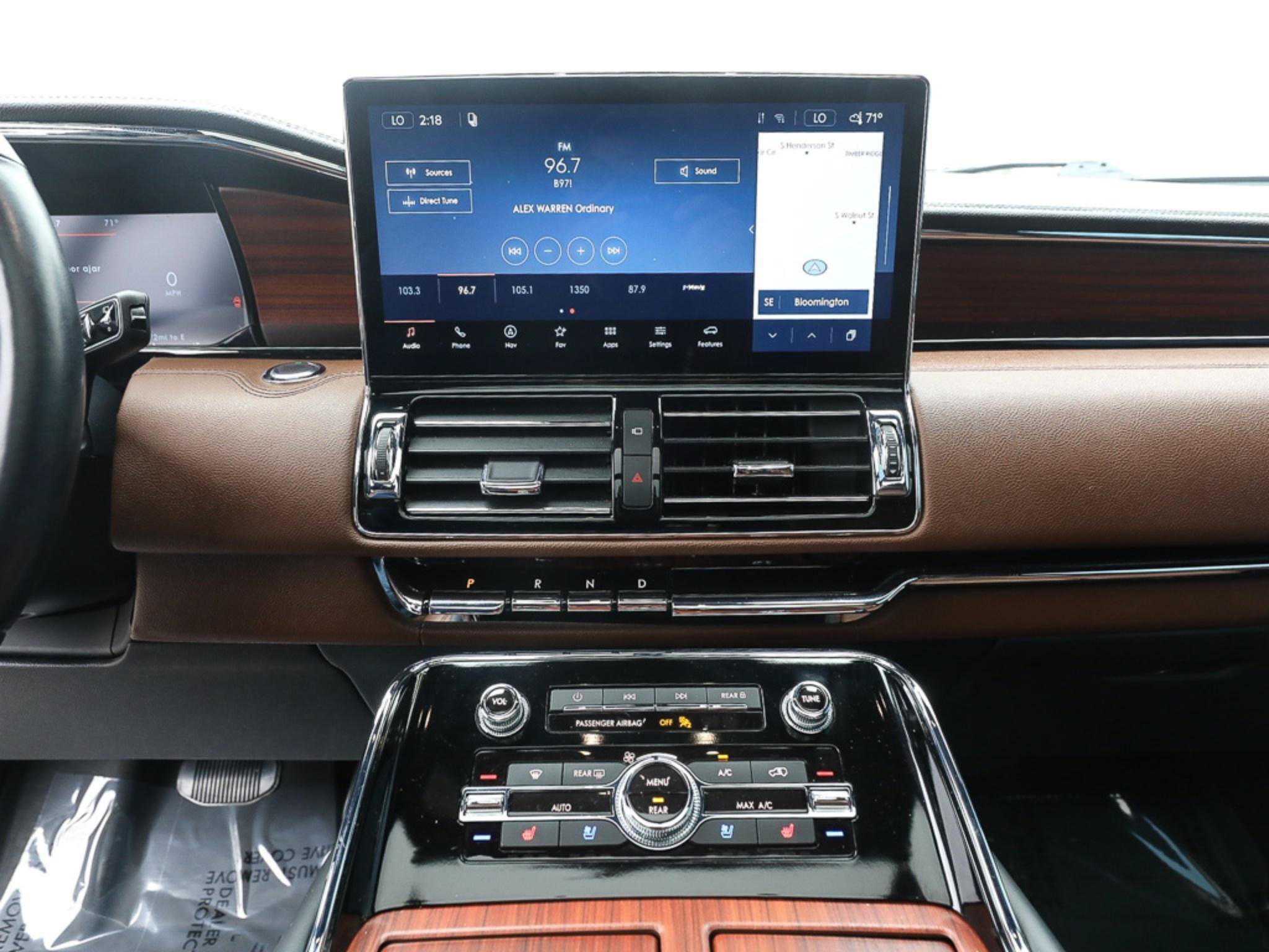 Certified 2024 Lincoln Navigator Reserve AWD/4WD image 16