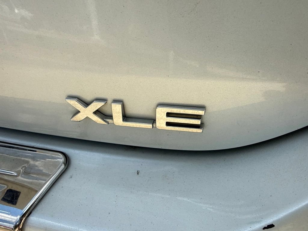 Used 2022 Toyota Highlander XLE FWD image 14