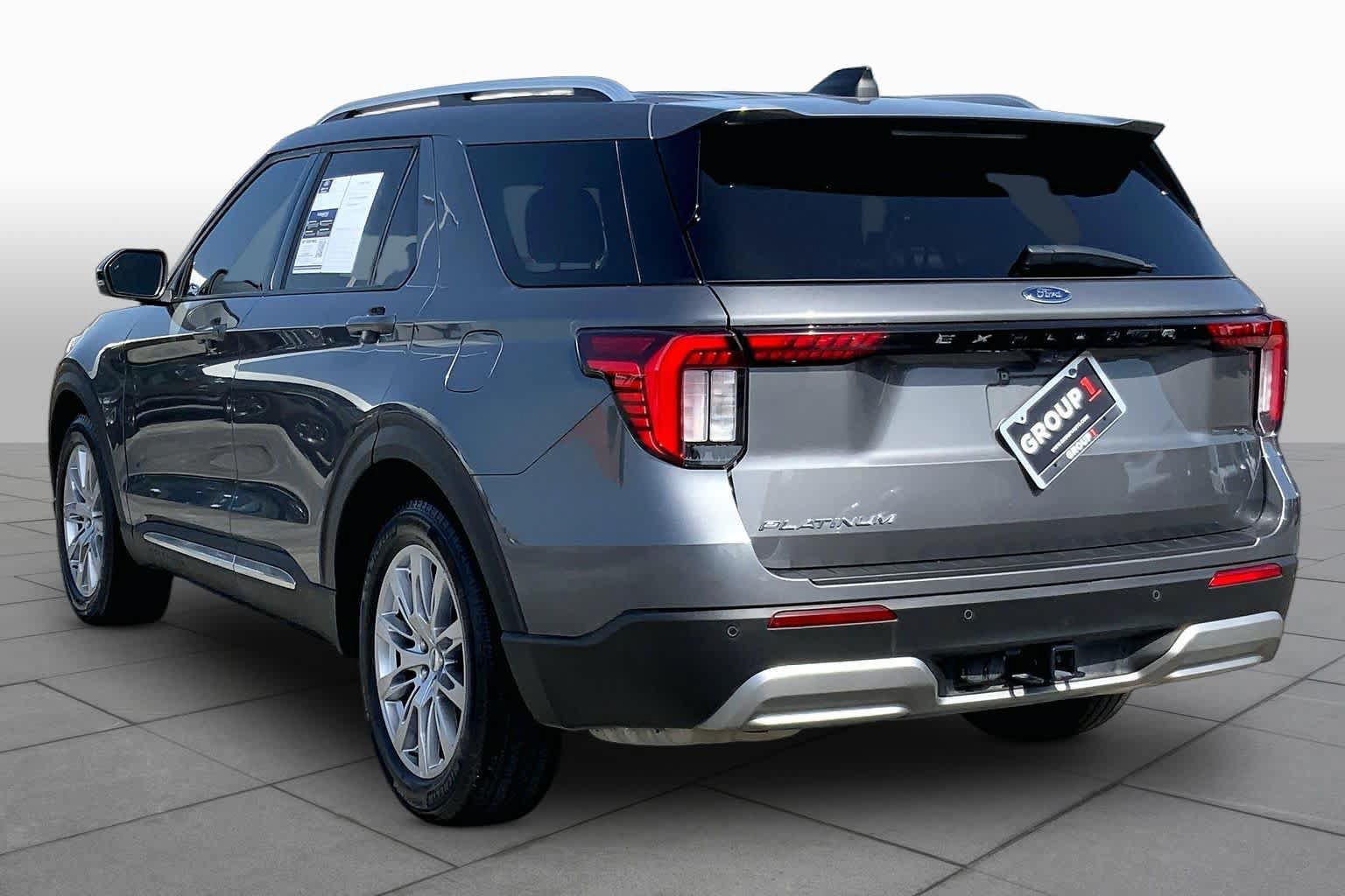 Certified 2025 Ford Explorer Platinum RWD image 12