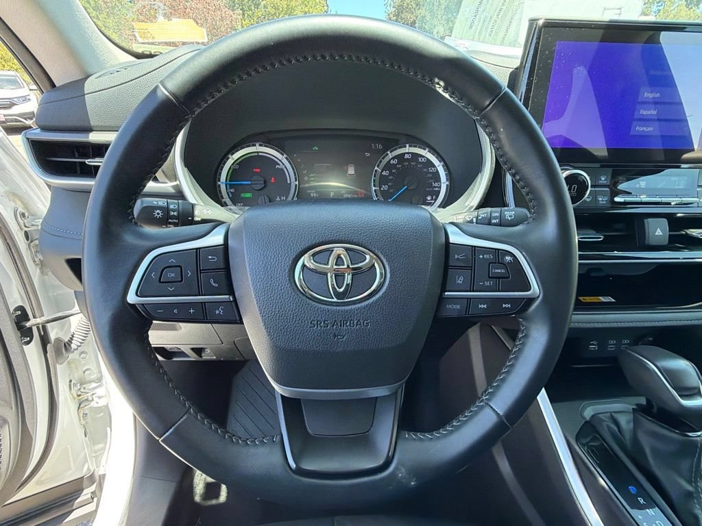 Certified 2025 Toyota Highlander XLE AWD/4WD image 27