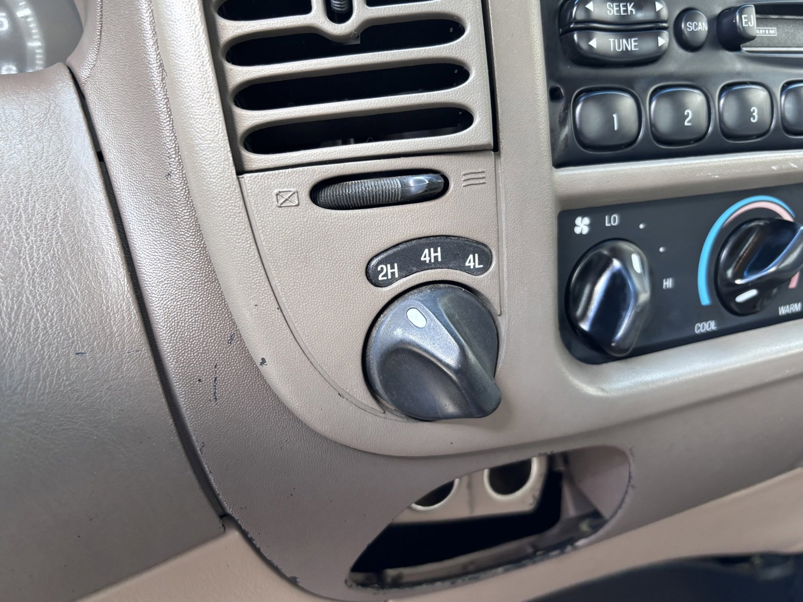 Used 1998 Ford F250 4x4 SuperCab image 17