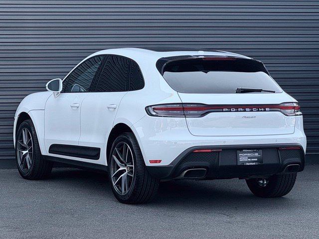 Certified 2026 Porsche Macan AWD/4WD image 3