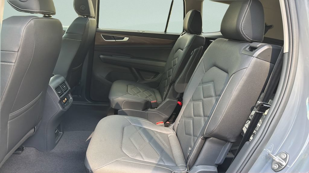 New 2026 Volkswagen Atlas SE FWD image 30