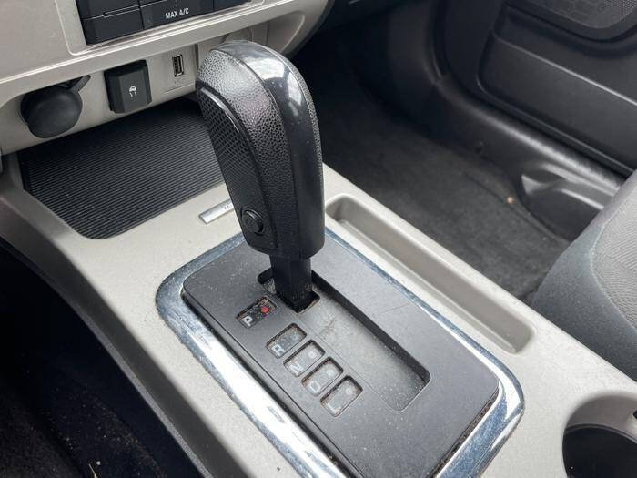 Used 2010 Ford Escape XLT AWD/4WD image 37