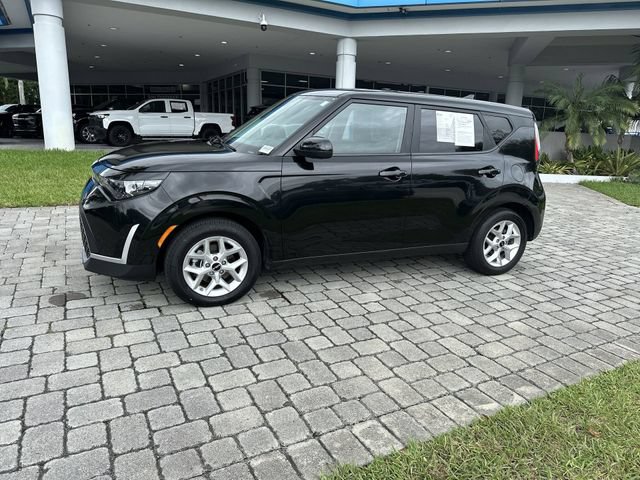 Used 2024 Kia Soul LX w/ Option Group 015 FWD image 21