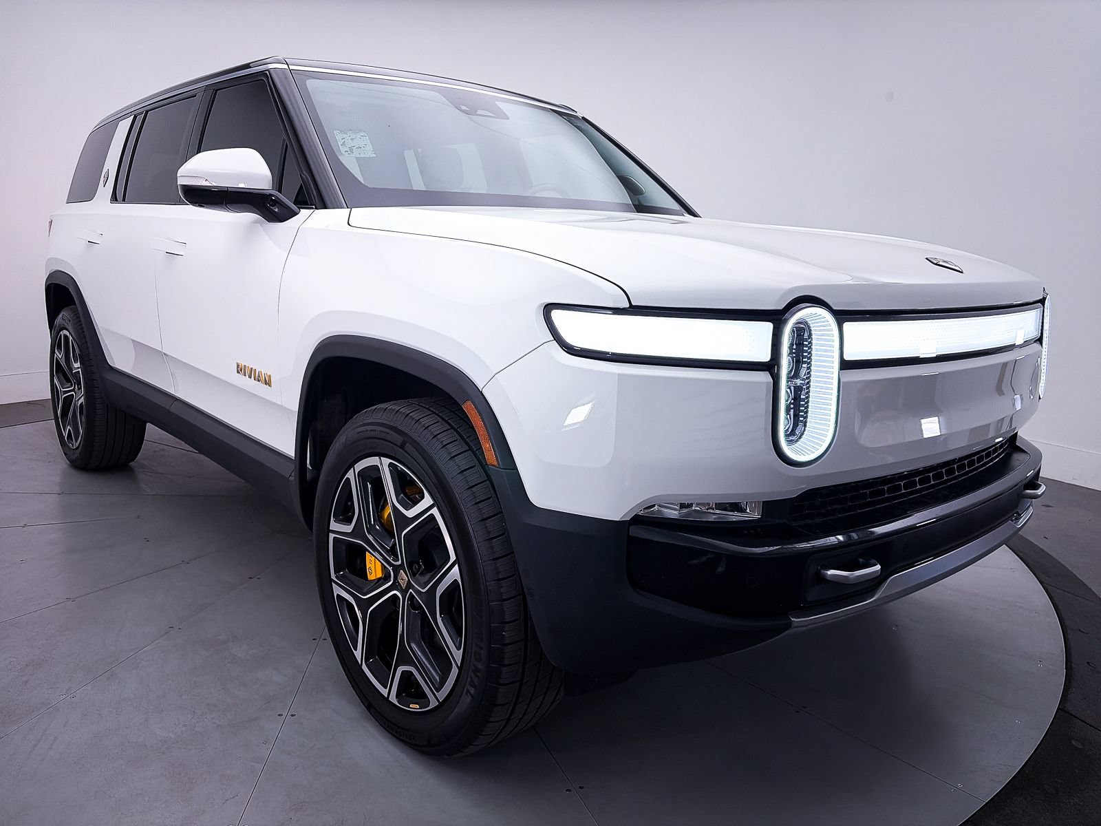 Used 2024 Rivian R1S Adventure AWD/4WD image 12