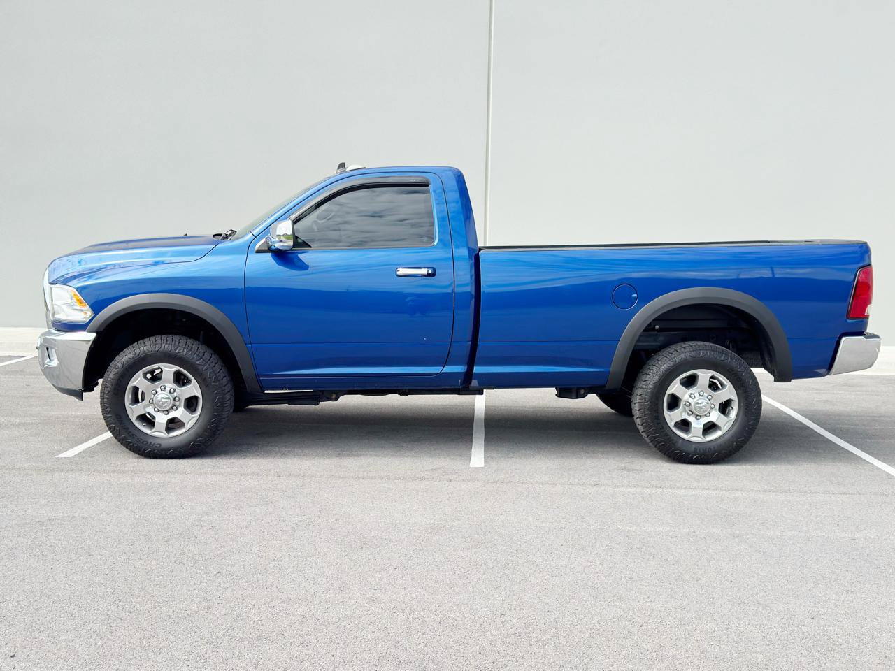 Used 2017 RAM 2500 SLT w/ Popular Equipment Group AWD/4WD image 2