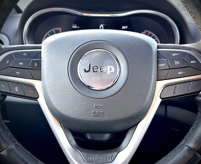 Used 2022 Jeep Grand Cherokee Laredo X image 14