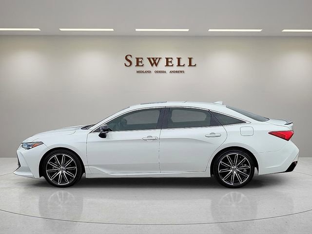 Used 2019 Toyota Avalon Touring FWD image 2