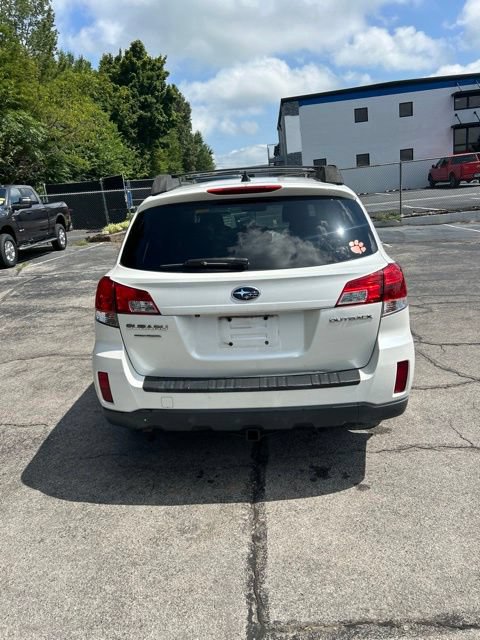 Used 2013 Subaru Outback 2.5i Limited w/ Moonroof Pkg AWD/4WD image 9