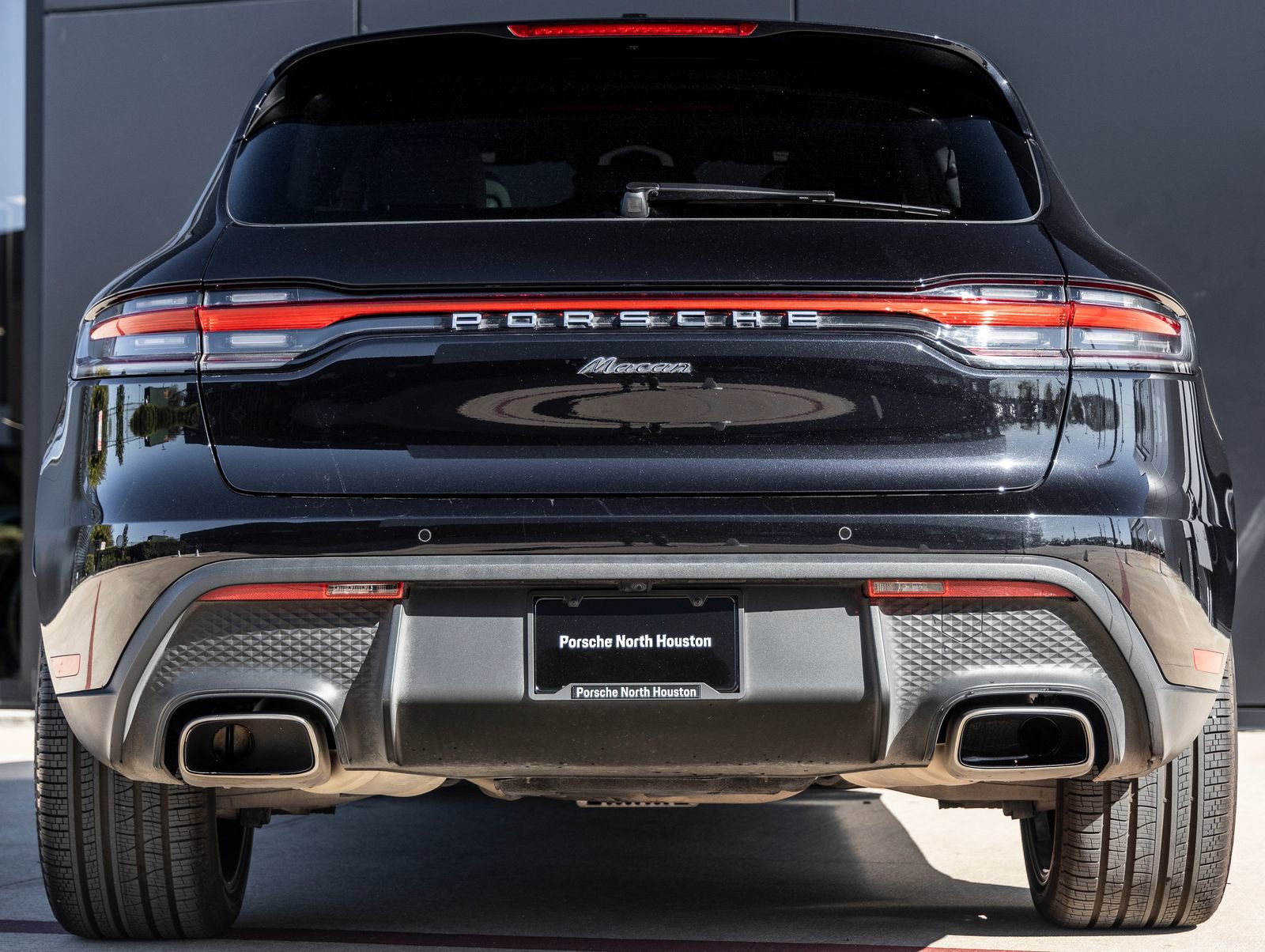 Certified 2023 Porsche Macan image 10