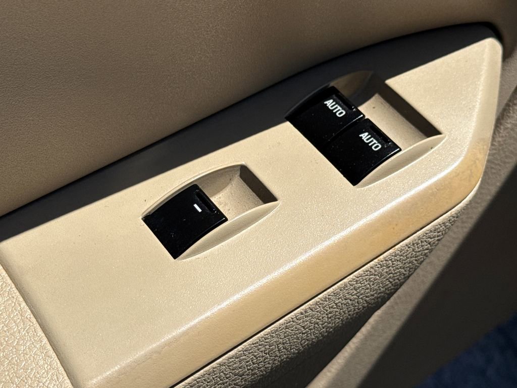 Used 2007 Ford Mustang Deluxe image 20