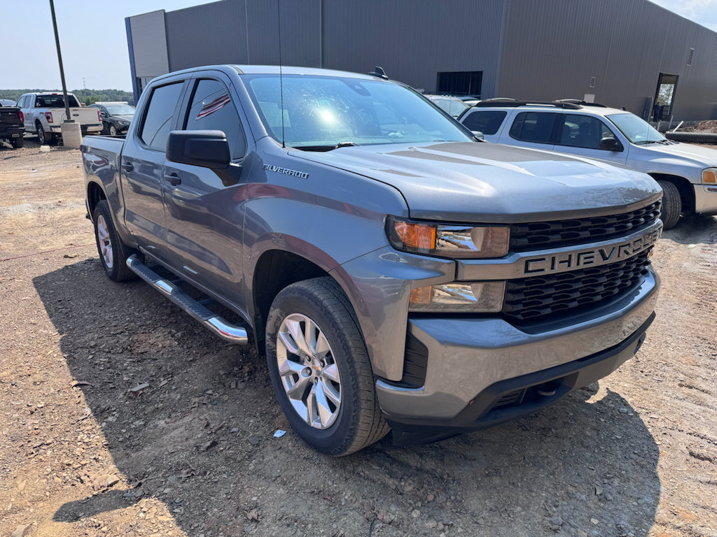 Used 2022 Chevrolet Silverado 1500 Custom w/ Safety Confidence Package AWD/4WD image 3