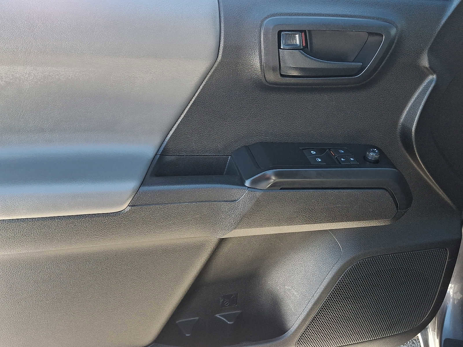 Certified 2021 Toyota Tacoma SR image 14