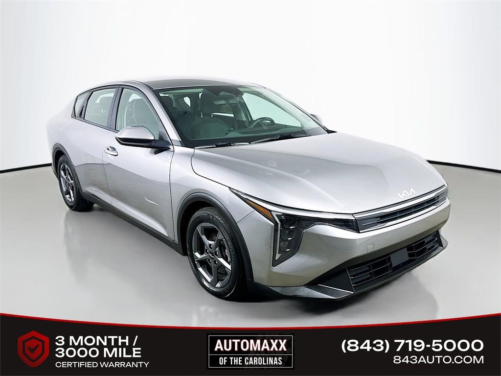 Used 2025 Kia K4 LXS image 1