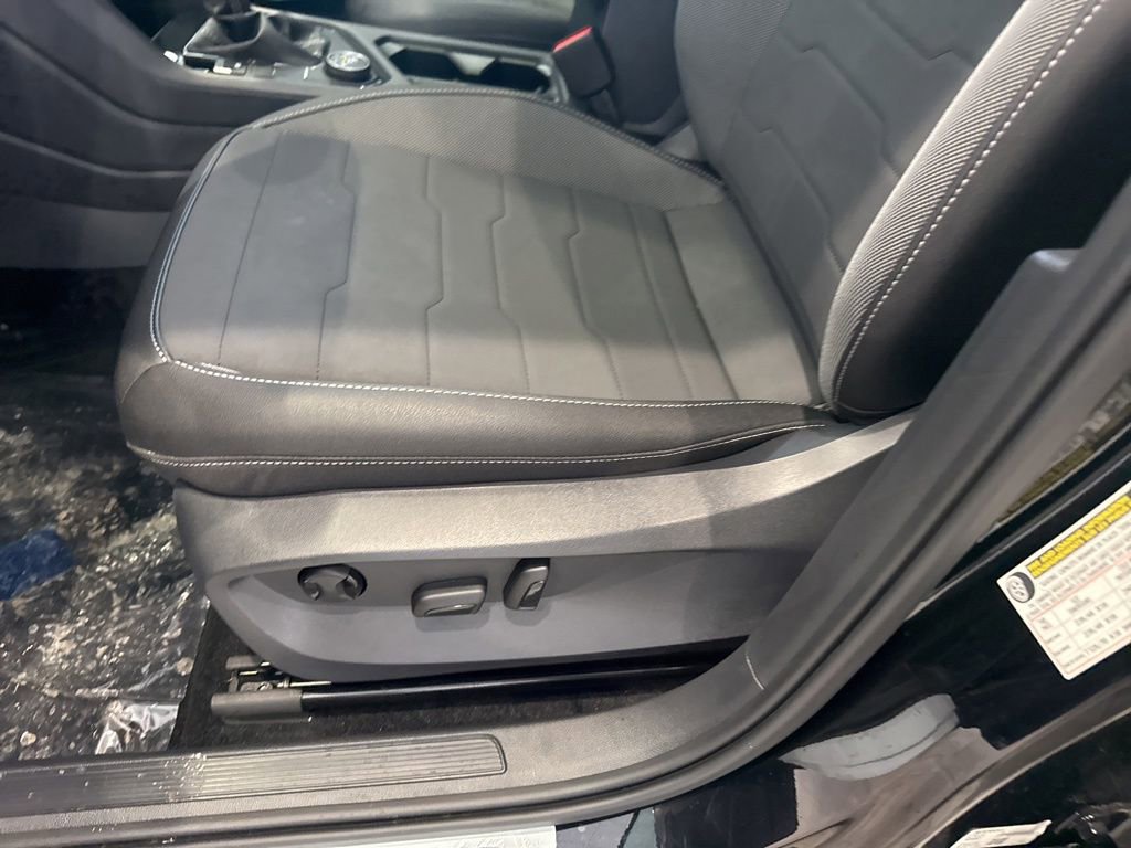 New 2026 Volkswagen Taos SE image 17