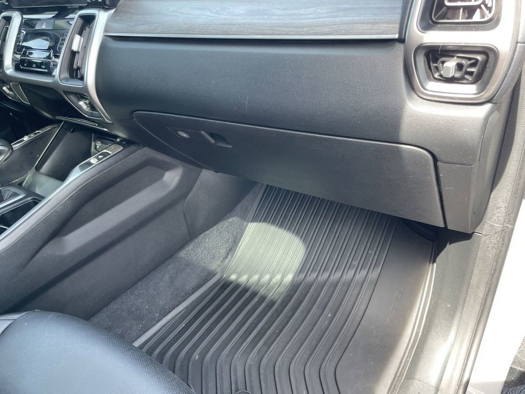 Certified 2022 Kia Sorento EX w/ Panoramic Sunroof Package image 34