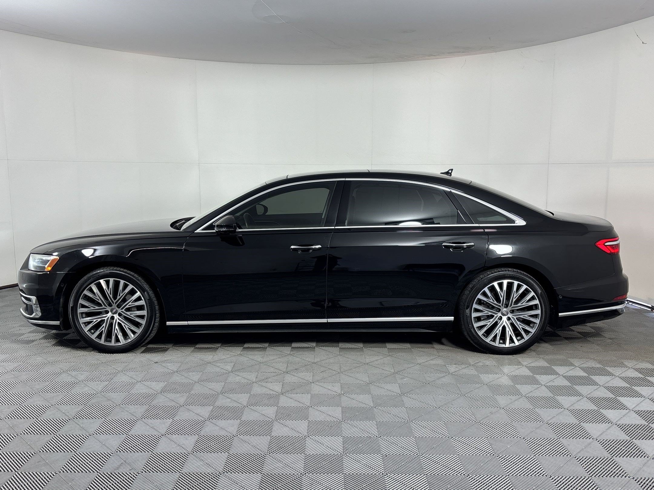 Used 2019 Audi A8 L 3.0T w/ Executive Package AWD/4WD image 2