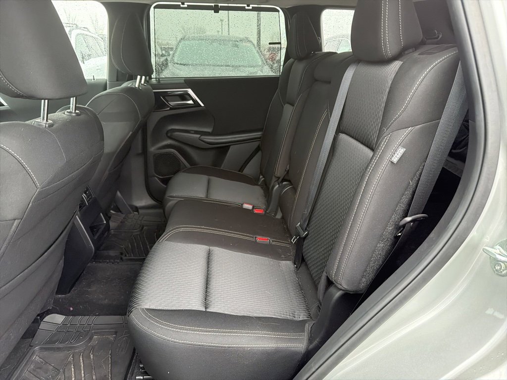 Used 2022 Mitsubishi Outlander ES image 10