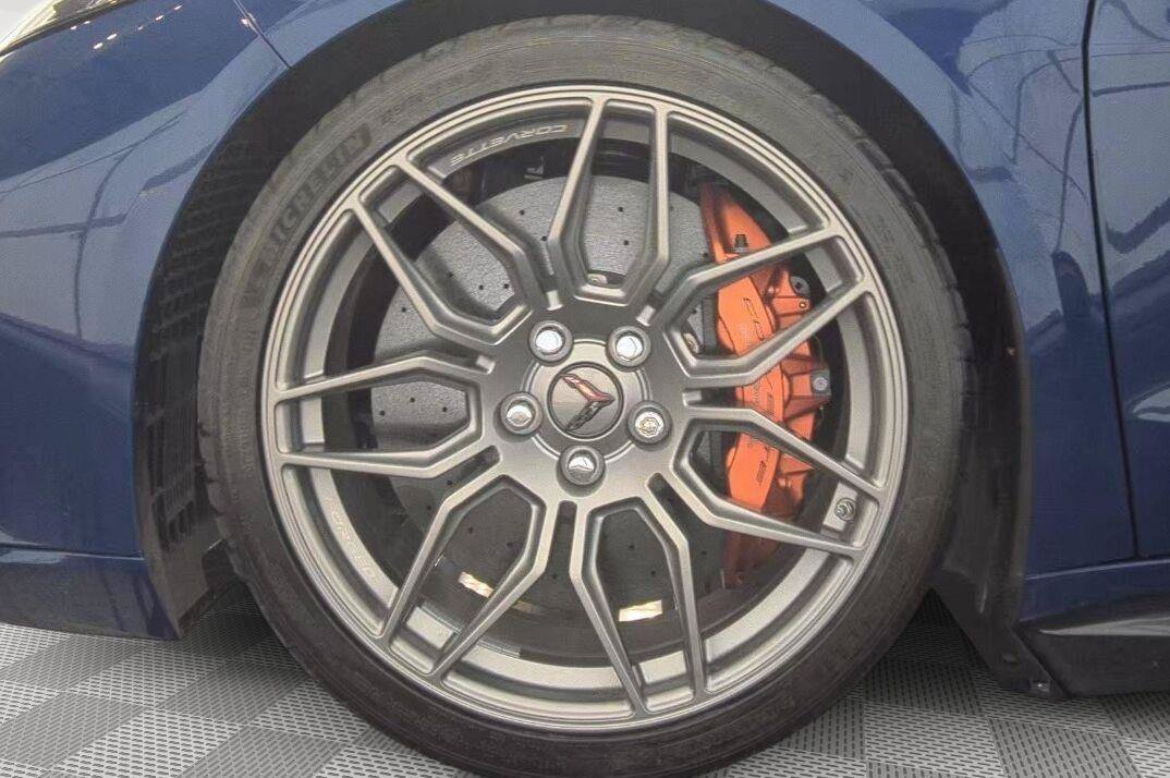 Used 2025 Chevrolet Corvette Z06 RWD image 13