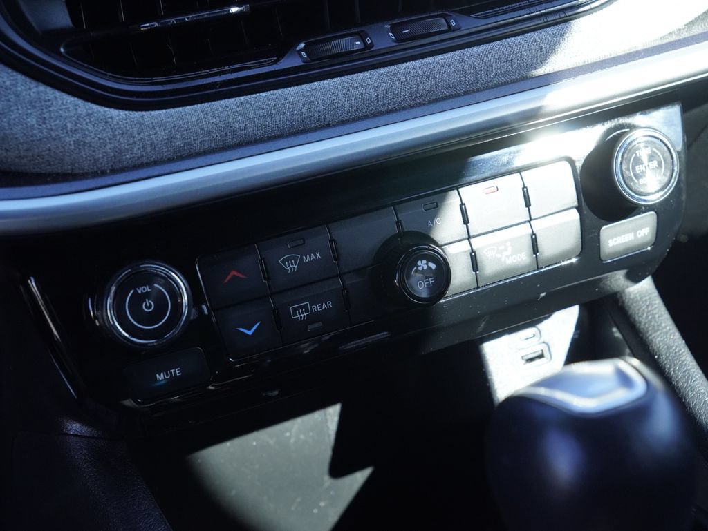 Certified 2024 Jeep Compass Latitude AWD/4WD image 19