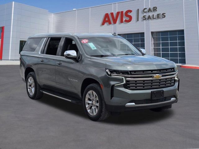 Used 2023 Chevrolet Suburban Premier AWD/4WD image 3