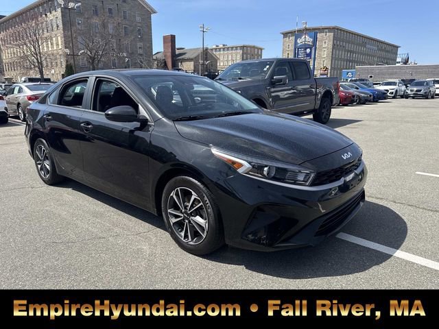 Used 2023 Kia Forte LXS image 2