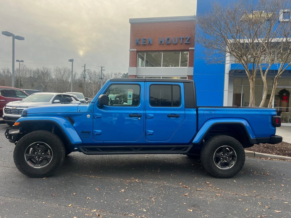 Used 2021 Jeep Gladiator Sport image 2