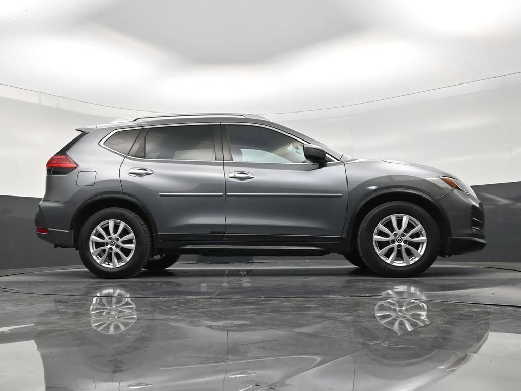 Used 2017 Nissan Rogue SV FWD image 25