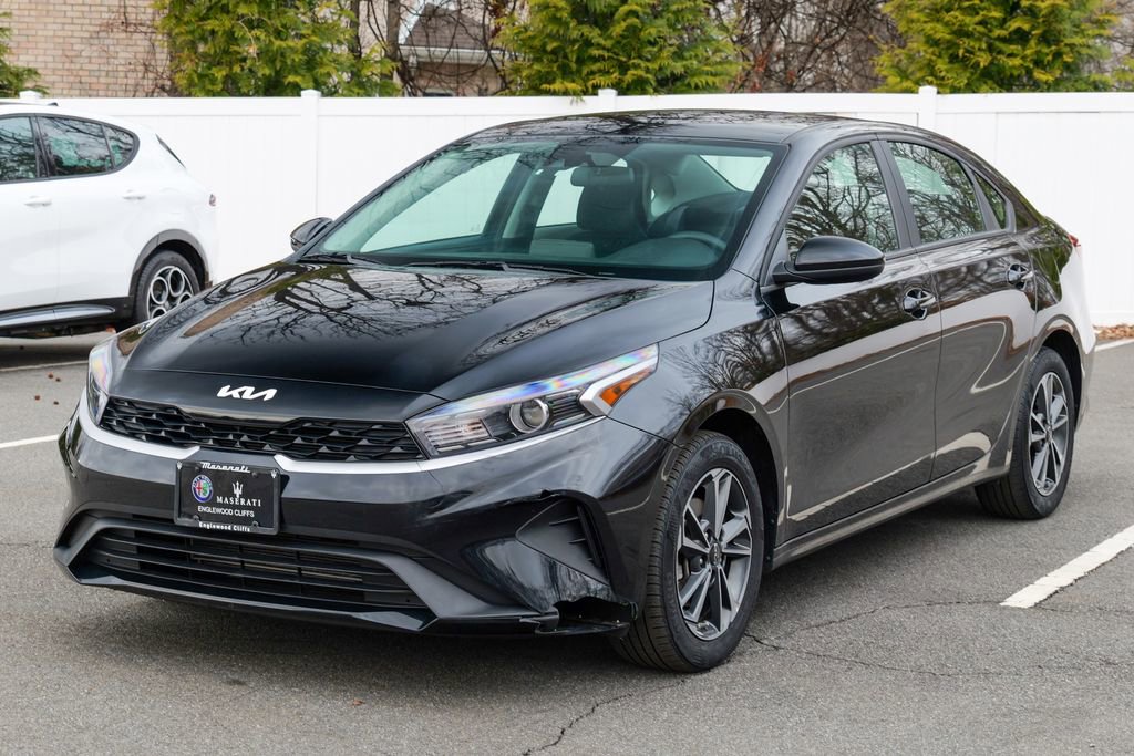 Used 2023 Kia Forte LXS image 3