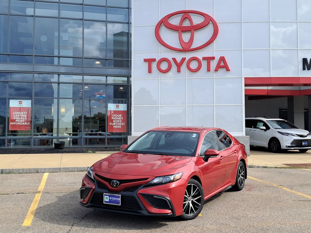 Used 2022 Toyota Camry SE w/ Convenience Package FWD image 1