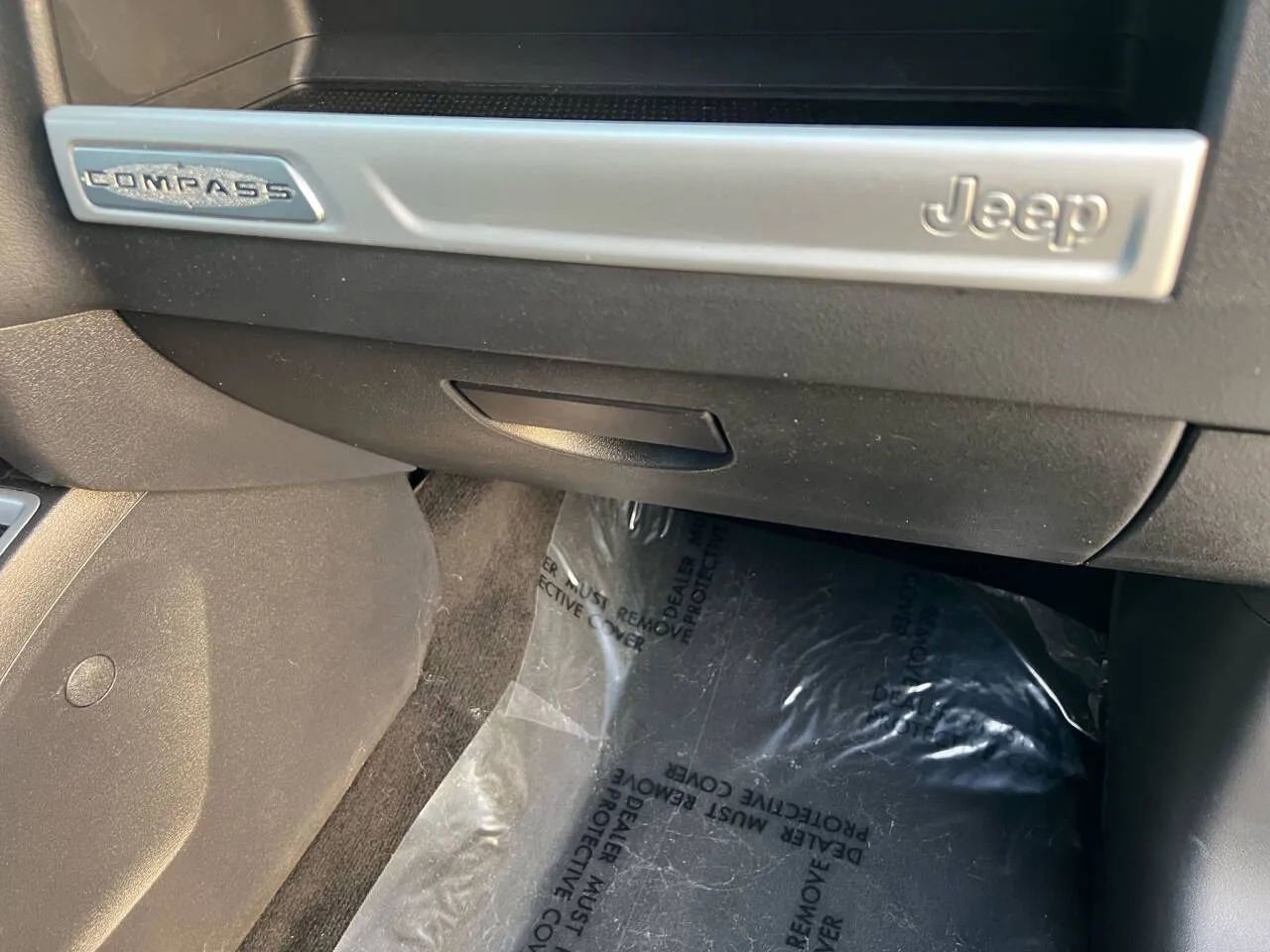 Used 2017 Jeep Compass Latitude image 29