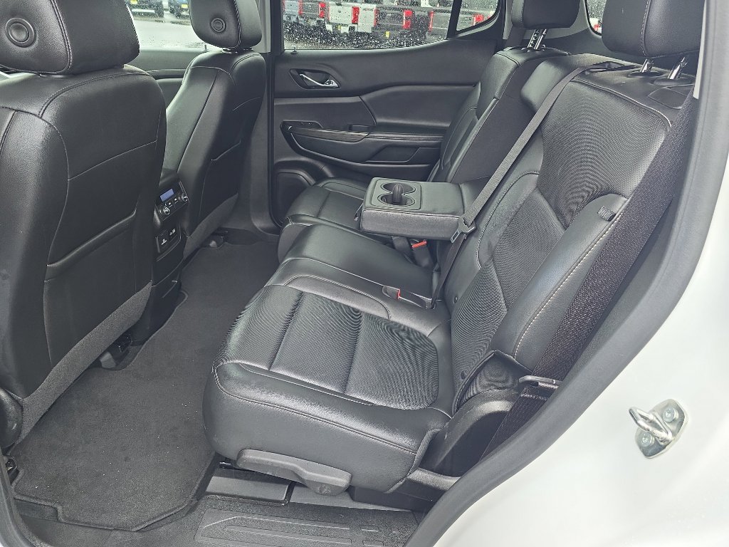 Used 2023 GMC Acadia SLT image 18