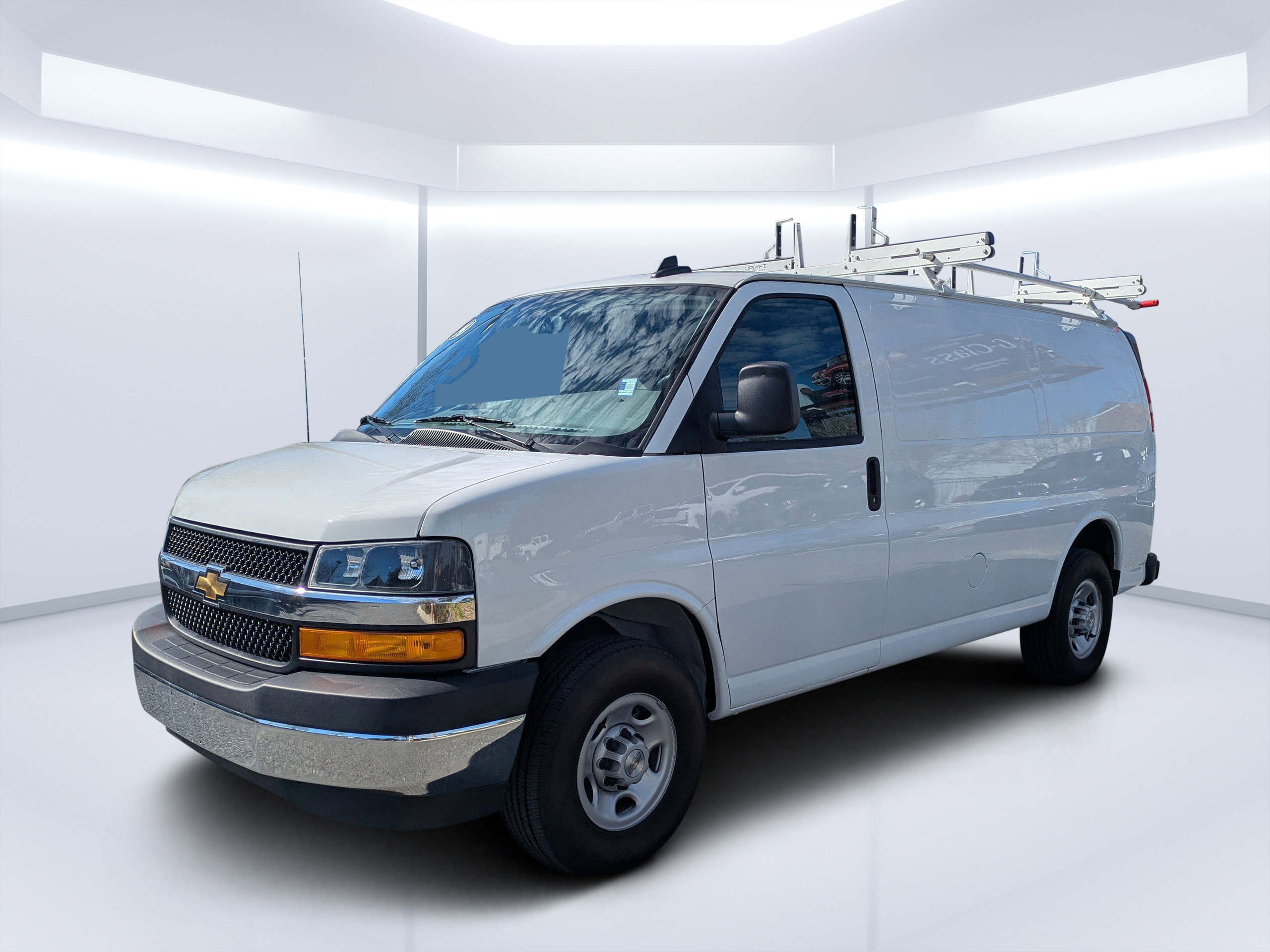 Used 2024 Chevrolet Express 2500 w/ Driver Convenience Package image 7