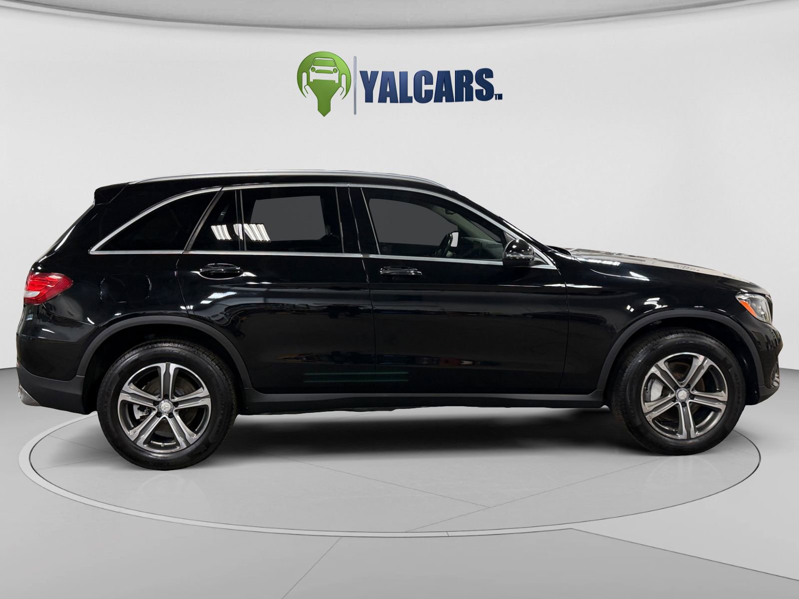 Used 2016 Mercedes-Benz GLC 300 4MATIC w/ Multimedia Package image 6