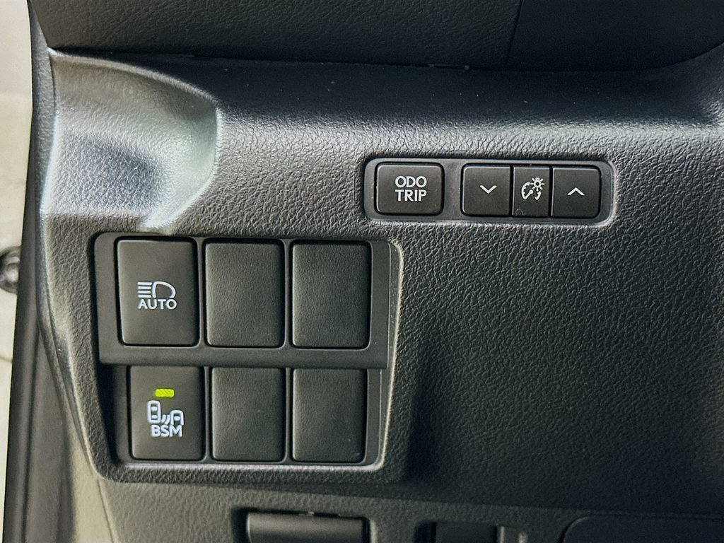 Used 2018 Lexus IS 300 w/ Accessory Package 2 RWD image 12