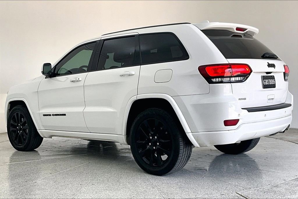 Used 2019 Jeep Grand Cherokee Altitude image 16
