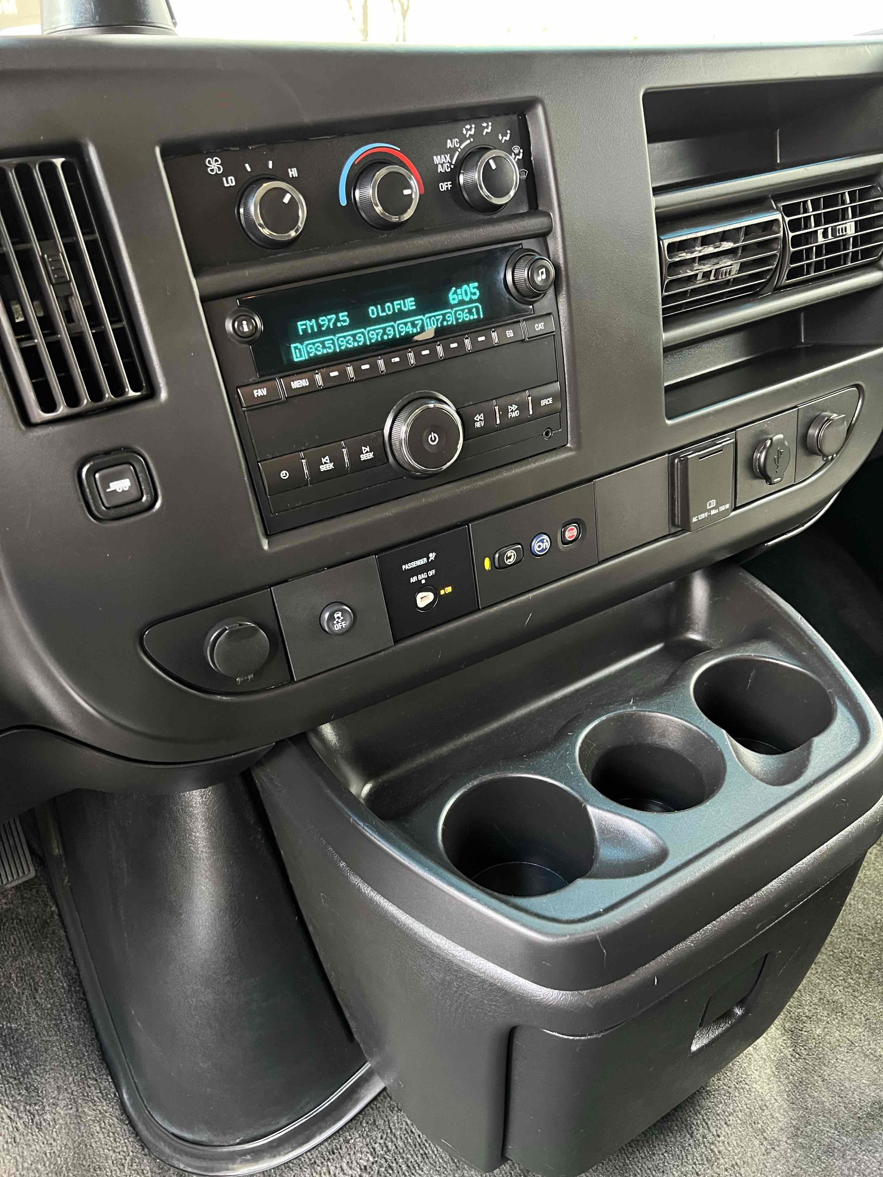 Used 2018 Chevrolet Express 3500 LT w/ LT Preferred Equipment Group RWD image 37