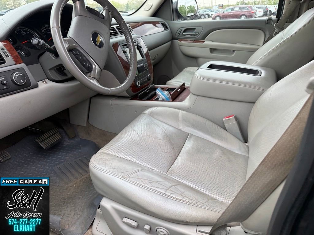 Used 2011 Chevrolet Suburban LTZ AWD/4WD image 4