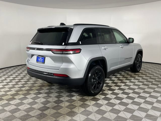 New 2025 Jeep Grand Cherokee Altitude image 6