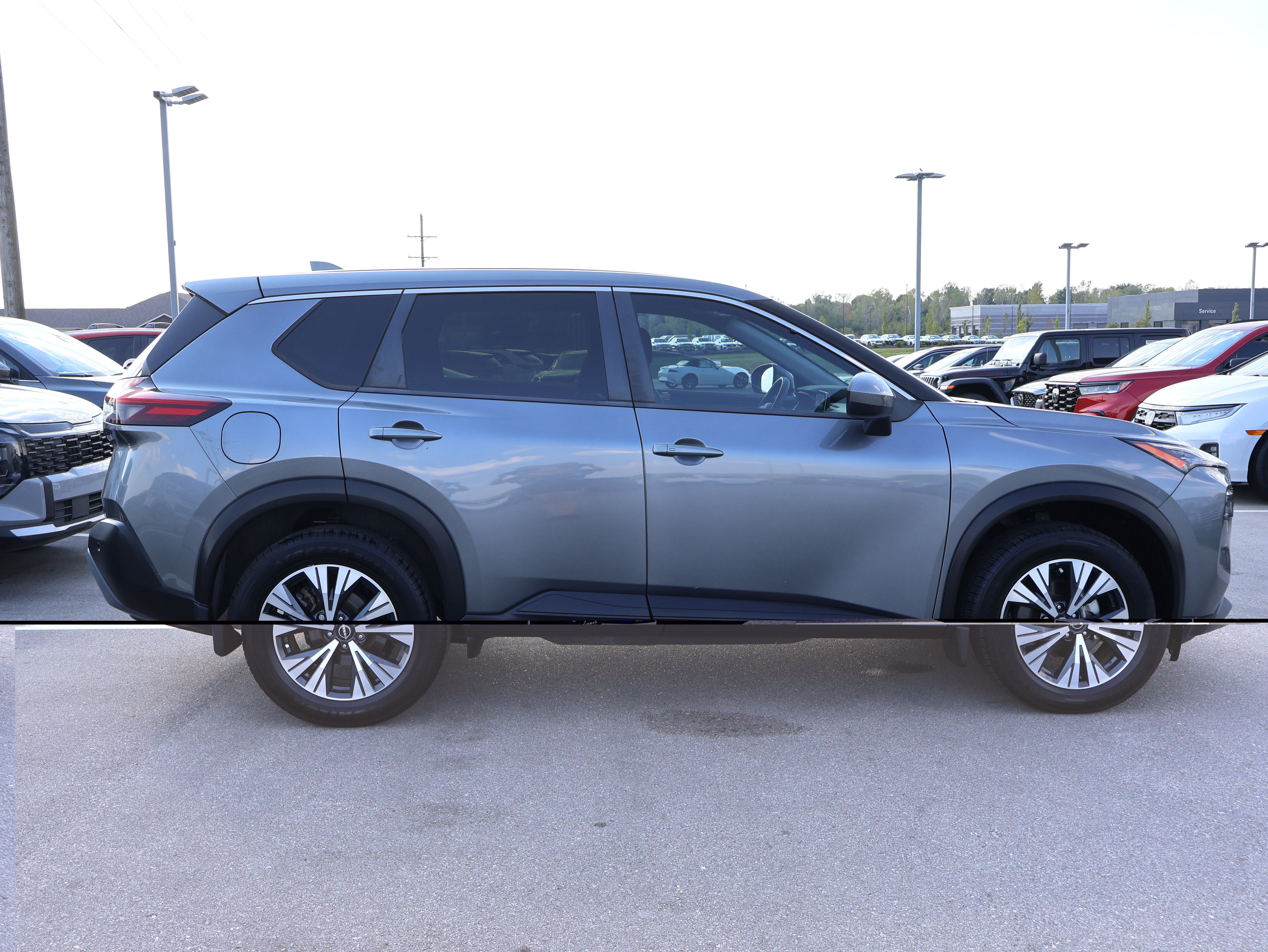 Used 2023 Nissan Rogue SV AWD/4WD image 8