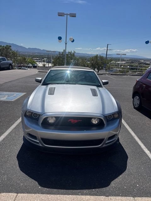 Used 2013 Ford Mustang GT Premium w/ Electronics Pkg RWD image 2