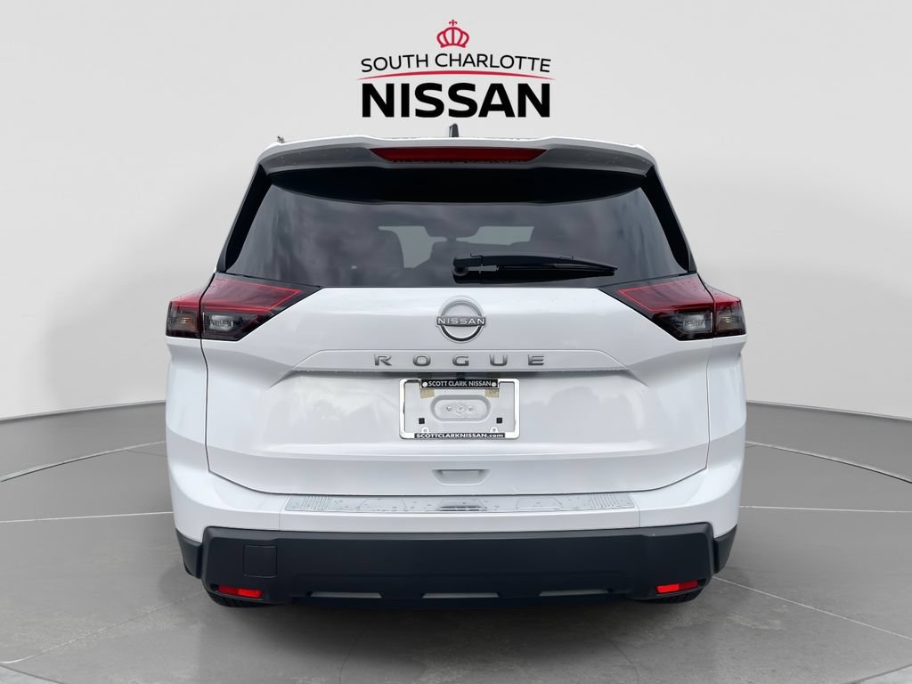 Used 2026 Nissan Rogue SV FWD image 5